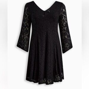 Torrid - Bell Sleeve Double V Neck Lace Dress - Size 1X - black